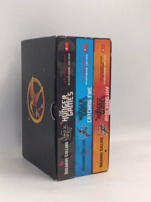 The Hunger Games: Trilogy Boxed Set - Suzanne Collins; 