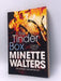 The Tinder Box - Minette Walters; 