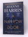 A Narrow Door - Joanne Harris; 