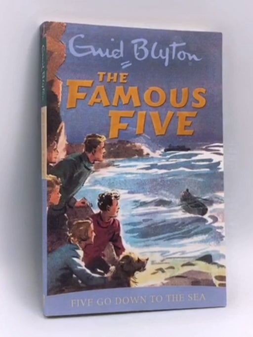 Five Go Down to the Sea (The Famous Five #12) - Enid Blyton; 