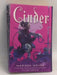 Cinder - Marissa Meyer; 