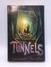 Tunnels - Roderick Gordon