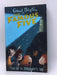 Famous Five: Five Go to Smuggler's Top - Enid Blyton; 