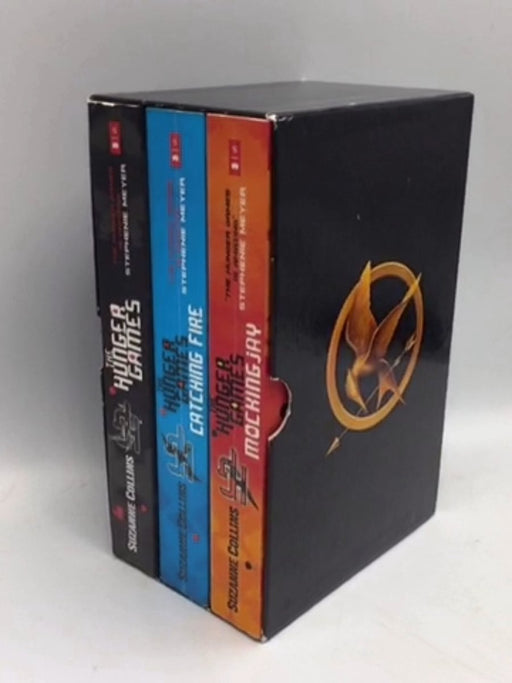 The Hunger Games: Trilogy Boxed Set - Suzanne Collins; 