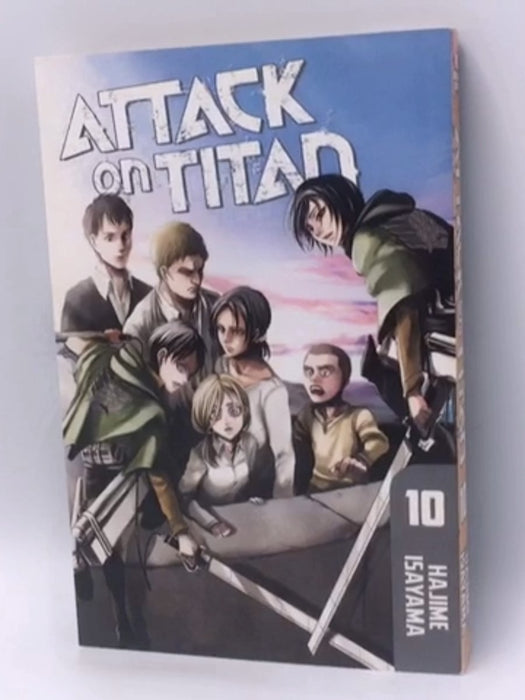 Attack on Titan vol. 10 - Hajime Isayama; Hajime Isayama; 