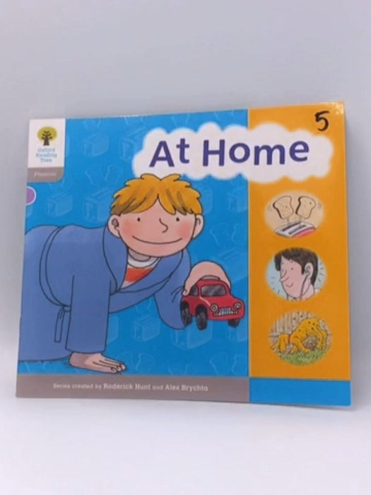  Floppy's Phonics: Sounds and Letters: At Home - Roderick Hunt; Debbie Hepplewhite; Kate Ruttle; 