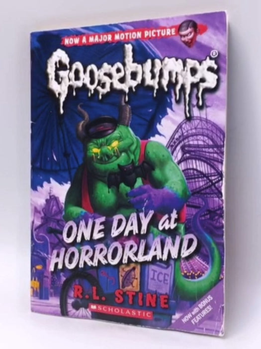 One Day at Horrorland - R. L. Stine; 