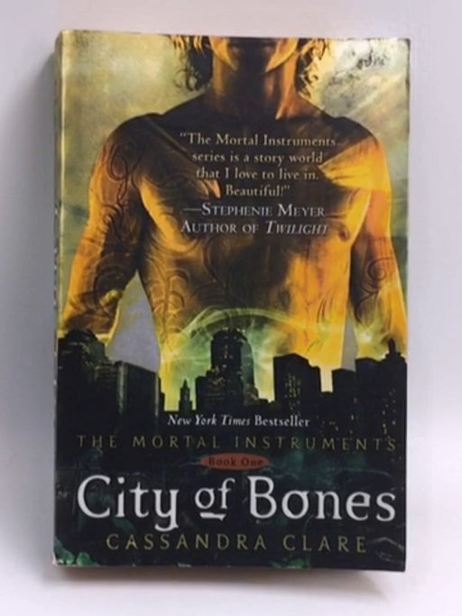 City of Bones - Cassandra Clare; Cassandra Clare; 