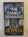 The Family Remains - Lisa Jewell; 