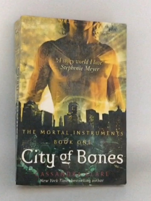City of Bones: The Mortal Instruments Book One - Cassandra Clare