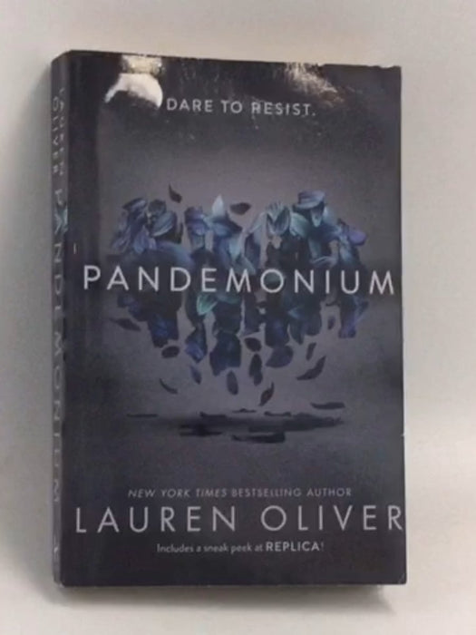Pandemonium - Lauren Oliver; 