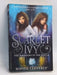 Scarlet and Ivy Series: The Whispers in the Walls - Sophie Cleverly; 