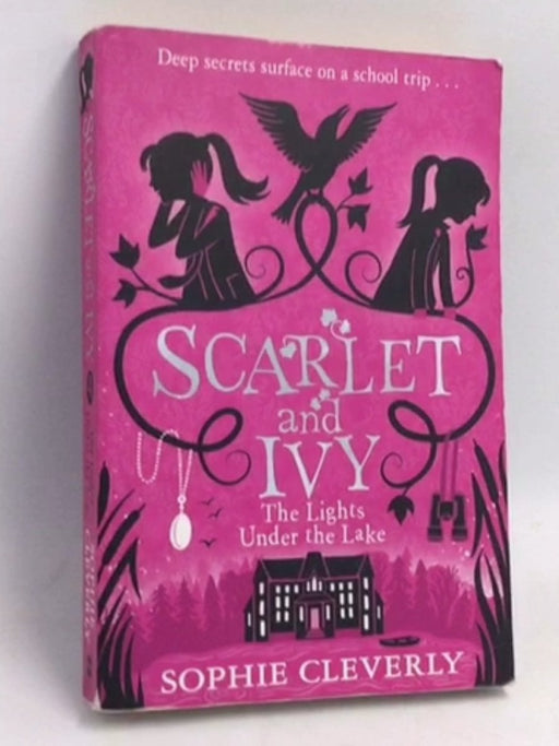 The Lights Under the Lake - Sophie Cleverly