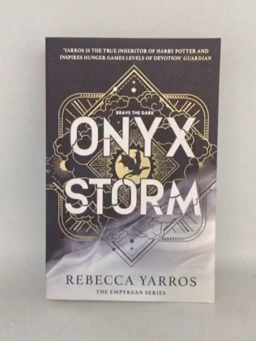 Onyx Storm - Rebecca Yarros; 