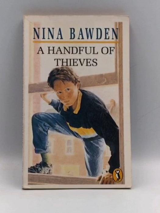 A Handful of Thieves - Nina Bawden; 