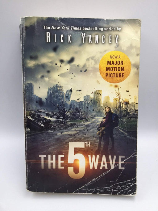 The 5th Wave Movie Tie-in: The First Book Of The 5th Wave - Rick Yancey; 