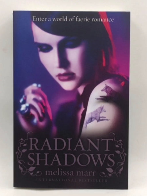 Radiant Shadows - Melissa Marr; 
