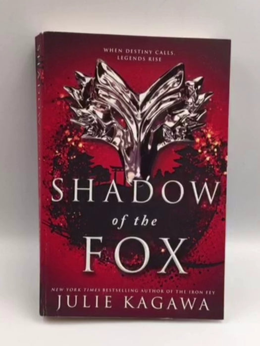 Shadow of the Fox - Julie Kagawa; 