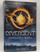 Divergent - Veronica Roth; 