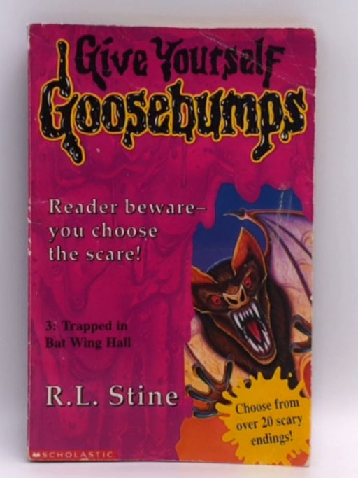 Trapped in Batwing Hall - Stine, R. L.; 