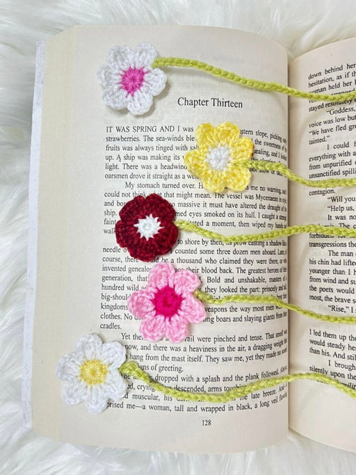 Dainty Flower Crochet Bookmark - 